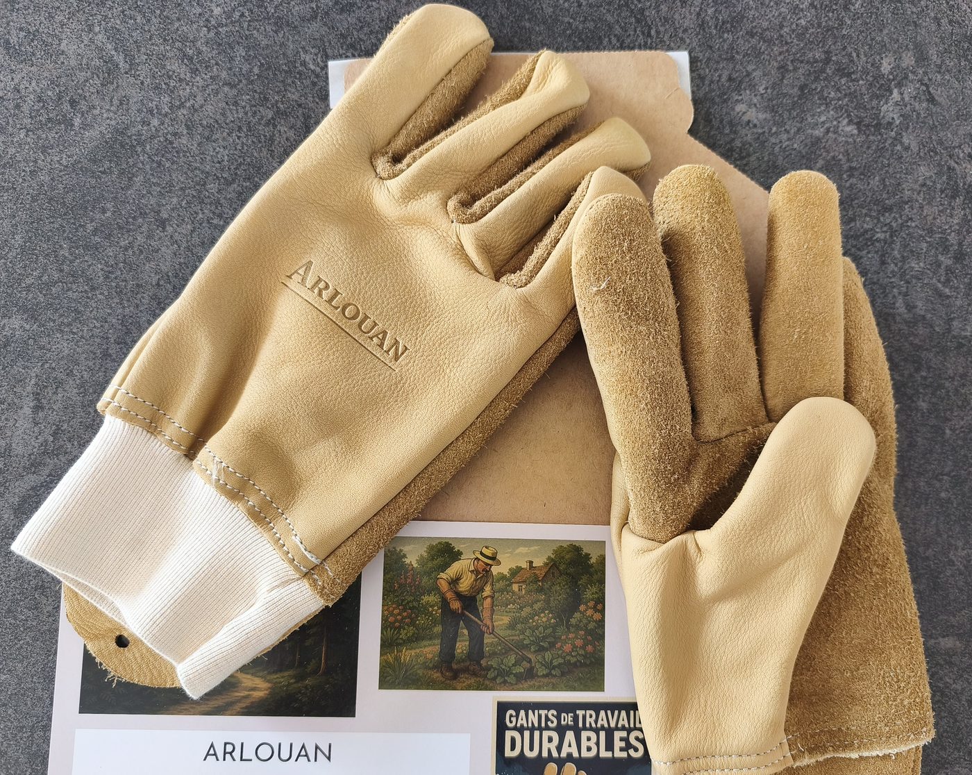 Gants Arlouan sur fond béton